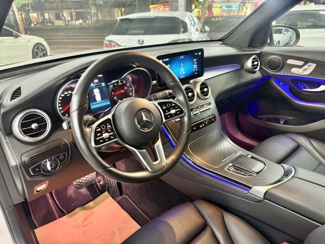 ✅未領牌✅腳踢尾門✅主動停車✅全景天窗✅360環景✅雙前電動記憶座椅✅停車雷達✅氣氛燈✅無線充電✅盲點✅CarPlay  第17張相片