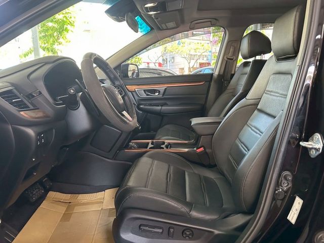 2020年CRV✅方向盤快控✅定速✅換檔撥片✅車道置中✅I KEY✅盲點偵測✅全景天窗✅衛星導航✅倒車顯影✅電動尾門  第9張相片