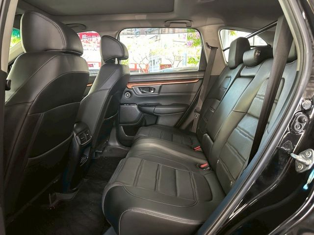 2020年CRV✅方向盤快控✅定速✅換檔撥片✅車道置中✅I KEY✅盲點偵測✅全景天窗✅衛星導航✅倒車顯影✅電動尾門  第10張相片