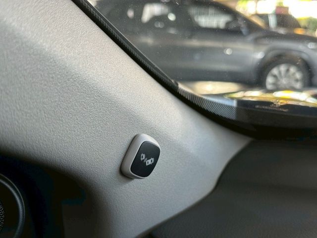 2020年CRV✅方向盤快控✅定速✅換檔撥片✅車道置中✅I KEY✅盲點偵測✅全景天窗✅衛星導航✅倒車顯影✅電動尾門  第11張相片