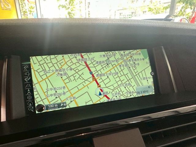 2015年BMW X4✅定速✅I KEY✅恆溫空調✅衛星導航✅倒車顯影✅天窗✅雙前電動座椅✅電動尾門  第10張相片