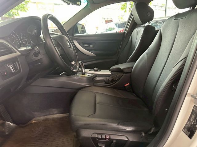 2014年BMW 316✅方向盤快控✅恆溫空調✅I KEY✅雙前電動座椅✅後座出風口  第8張相片