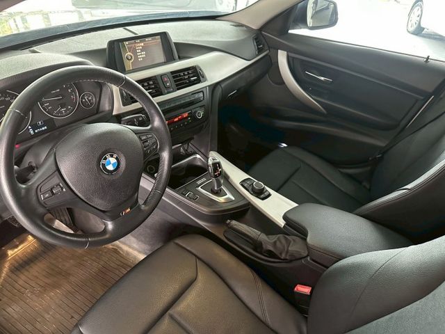 2014年BMW 316✅方向盤快控✅恆溫空調✅I KEY✅雙前電動座椅✅後座出風口  第10張相片