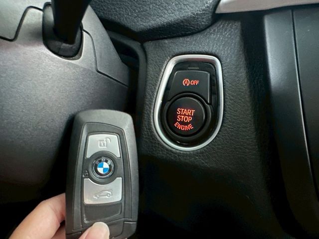 2014年BMW 316✅方向盤快控✅恆溫空調✅I KEY✅雙前電動座椅✅後座出風口  第11張相片