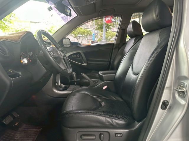 ✅定速✅倒車顯影✅天窗✅前後雷達✅駕駛座電動座椅  第10張相片