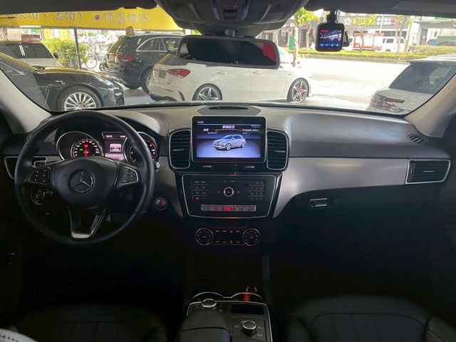 ✅定速✅I KEY✅衛星導航✅倒車顯影✅恆溫空調✅天窗✅雙前電動座椅✅電動尾門  第5張相片