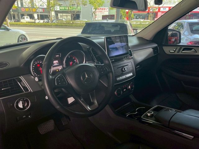 ✅定速✅I KEY✅衛星導航✅倒車顯影✅恆溫空調✅天窗✅雙前電動座椅✅電動尾門  第12張相片