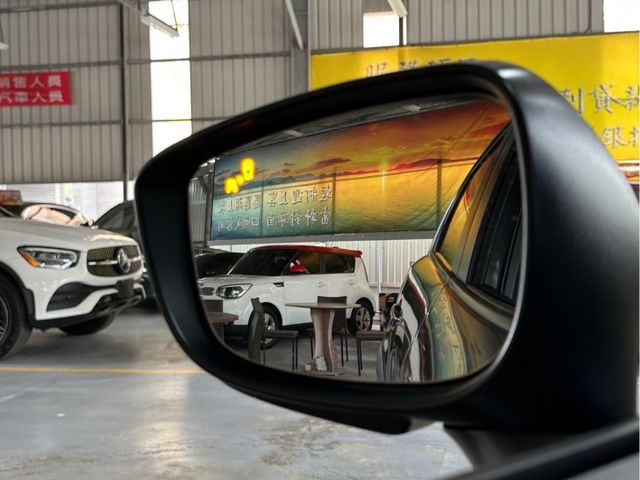 頂級型 ✅LED頭燈✅抬頭顯示器✅定速✅衛星導航✅倒車顯影✅盲點偵測✅車道偏離警示  第11張相片