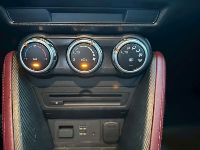 頂級型 ✅LED頭燈✅抬頭顯示器✅定速✅衛星導航✅倒車顯影✅盲點偵測✅車道偏離警示  第12張相片