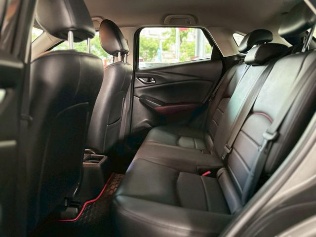 頂級型 ✅LED頭燈✅抬頭顯示器✅定速✅衛星導航✅倒車顯影✅盲點偵測✅車道偏離警示  第14張相片