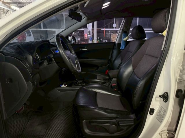 五門小車 代步的首選 ✅旗艦版 ✅ABS ✅恆溫空調 ✅皮椅 ✅方向盤快控鍵 ✅省油省稅金  第8張相片