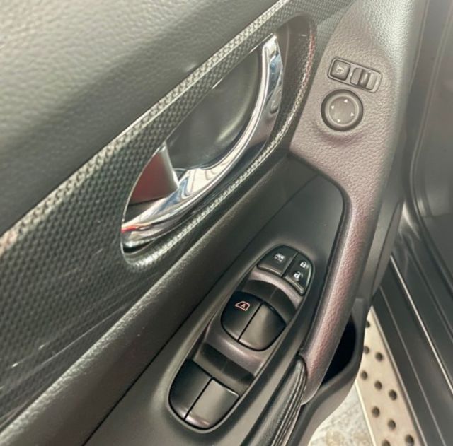 2.5豪華版 ✅LED頭燈 ✅定速 ✅倒車顯影 ✅衛星導航 ✅雙區恆溫 ✅電折後視鏡 ✅方向盤快控鍵  第10張相片