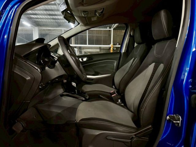 ✅僅跑六萬公里✅衛星導航✅數位電視 ✅循跡防滑 ✅斜坡起步輔助  第10張相片