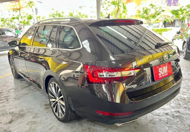 ✅定速✅倒車顯影✅恆溫空調✅循跡防滑✅全景天窗✅雙前電動座椅✅電動尾門  第4張相片