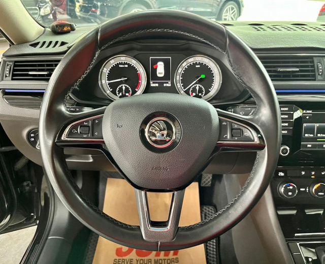 ✅定速✅倒車顯影✅恆溫空調✅循跡防滑✅全景天窗✅雙前電動座椅✅電動尾門  第6張相片