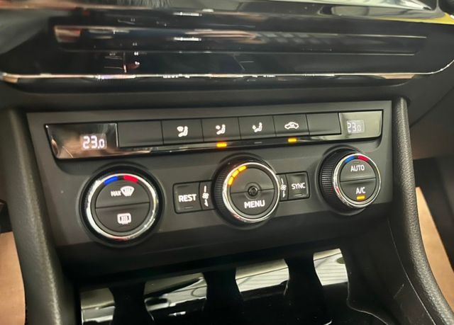 ✅定速✅倒車顯影✅恆溫空調✅循跡防滑✅全景天窗✅雙前電動座椅✅電動尾門  第9張相片