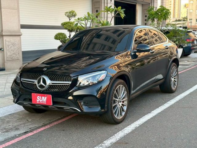 ✅AMG套件✅四輪驅動✅柏林之音✅主動停車輔助✅腳踢尾門✅全景天窗✅全車摸門開關✅360環景✅盲點偵測✅防追撞主動煞車  第1張相片