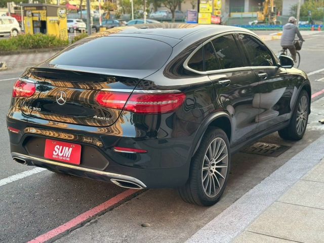 ✅AMG套件✅四輪驅動✅柏林之音✅主動停車輔助✅腳踢尾門✅全景天窗✅全車摸門開關✅360環景✅盲點偵測✅防追撞主動煞車  第3張相片