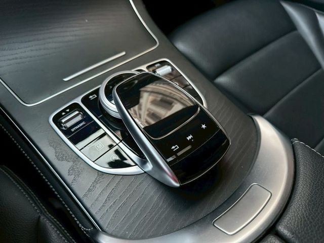 ✅AMG套件✅四輪驅動✅柏林之音✅主動停車輔助✅腳踢尾門✅全景天窗✅全車摸門開關✅360環景✅盲點偵測✅防追撞主動煞車  第11張相片