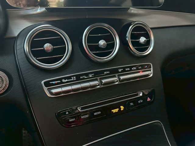 ✅AMG套件✅四輪驅動✅柏林之音✅主動停車輔助✅腳踢尾門✅全景天窗✅全車摸門開關✅360環景✅盲點偵測✅防追撞主動煞車  第12張相片