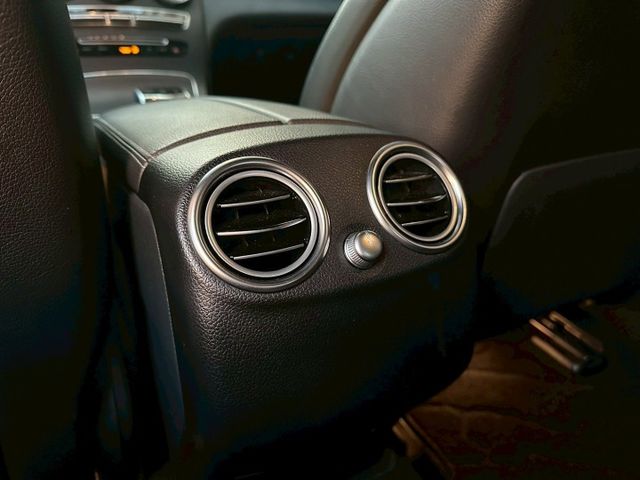 ✅AMG套件✅四輪驅動✅柏林之音✅主動停車輔助✅腳踢尾門✅全景天窗✅全車摸門開關✅360環景✅盲點偵測✅防追撞主動煞車  第14張相片