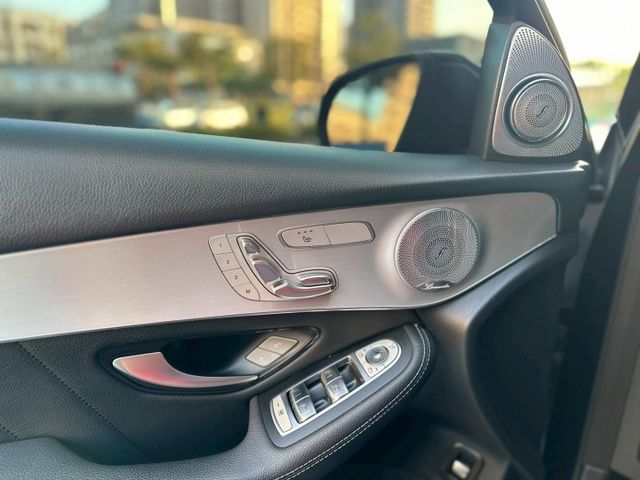 ✅AMG套件✅四輪驅動✅柏林之音✅主動停車輔助✅腳踢尾門✅全景天窗✅全車摸門開關✅360環景✅盲點偵測✅防追撞主動煞車  第15張相片