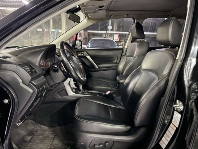 FORESTER  第14張相片