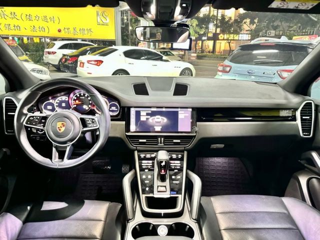 ✅選配21吋鋁圈 ✅跑車排氣 ✅免鑰匙 ✅倒車顯影 ✅衛星導航 ✅盲點偵測 ✅車道變換輔助 ✅換檔撥片 ✅駕駛座記憶座椅  第5張相片