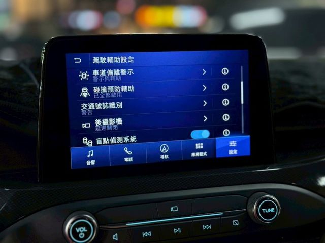 ST-Line AWD✅定速✅抬頭顯示器✅360環景✅導航✅車道偏離警示✅盲點偵測✅恆溫空調✅駕駛座電動/記憶座椅  第11張相片