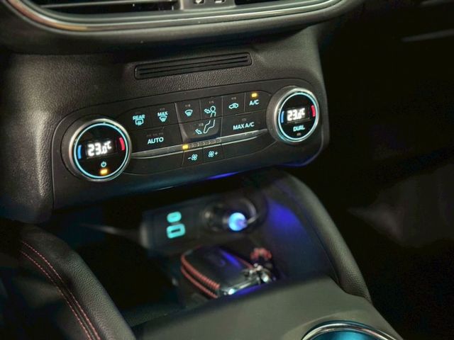 ST-Line AWD✅定速✅抬頭顯示器✅360環景✅導航✅車道偏離警示✅盲點偵測✅恆溫空調✅駕駛座電動/記憶座椅  第12張相片