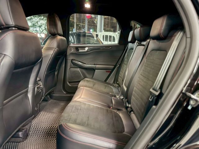 ST-Line AWD✅定速✅抬頭顯示器✅360環景✅導航✅車道偏離警示✅盲點偵測✅恆溫空調✅駕駛座電動/記憶座椅  第15張相片