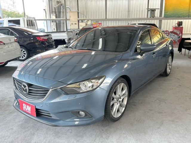 ✅定速✅恆溫空調✅導航✅倒車顯影✅天窗✅巡跡防滑✅駕駛座電動座椅✅後座出風口  第1張相片