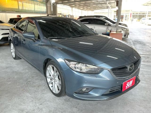 ✅定速✅恆溫空調✅導航✅倒車顯影✅天窗✅巡跡防滑✅駕駛座電動座椅✅後座出風口  第2張相片