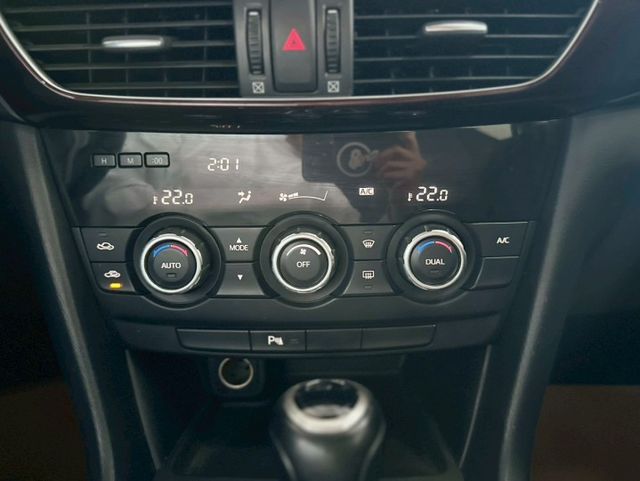 ✅定速✅恆溫空調✅導航✅倒車顯影✅天窗✅巡跡防滑✅駕駛座電動座椅✅後座出風口  第8張相片