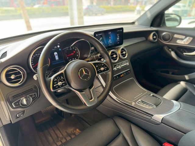 ✅AMG夜色套件✅防追撞主動煞車✅360環景✅全景天窗✅盲點偵測✅主動停車輔助✅Apple CarPlay✅全車摸門開關  第5張相片