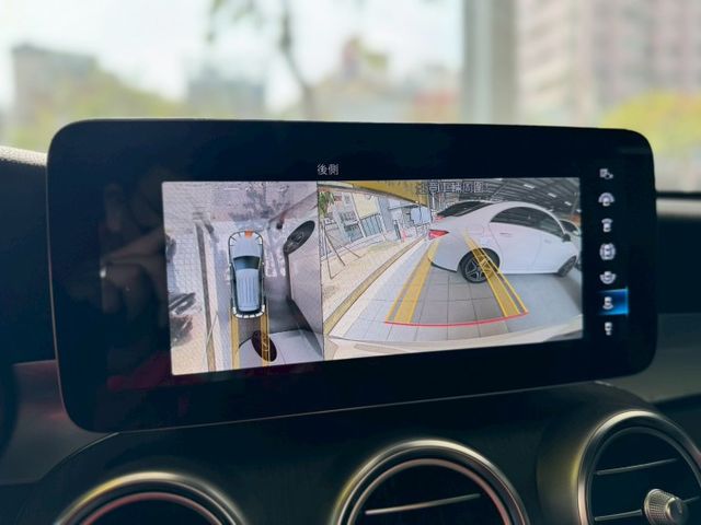 ✅AMG夜色套件✅防追撞主動煞車✅360環景✅全景天窗✅盲點偵測✅主動停車輔助✅Apple CarPlay✅全車摸門開關  第9張相片