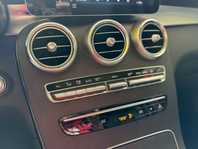 ✅AMG夜色套件✅防追撞主動煞車✅360環景✅全景天窗✅盲點偵測✅主動停車輔助✅Apple CarPlay✅全車摸門開關  第11張相片