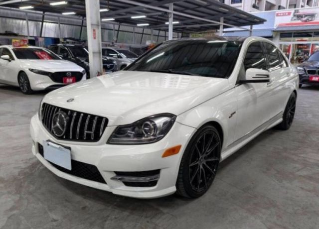 ✅倒車顯影✅雙區恆溫空調✅定速巡航✅HK音響✅天窗✅AMG運動化套件  第1張相片