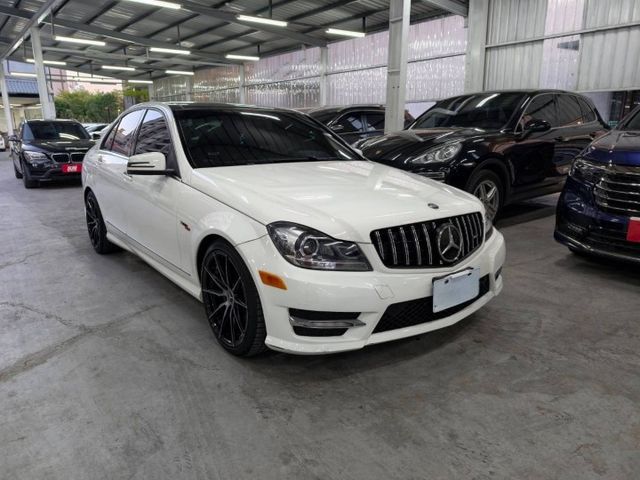 ✅倒車顯影✅雙區恆溫空調✅定速巡航✅HK音響✅天窗✅AMG運動化套件  第2張相片