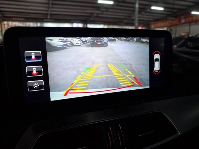 ✅倒車顯影✅雙區恆溫空調✅定速巡航✅HK音響✅天窗✅AMG運動化套件  第6張相片