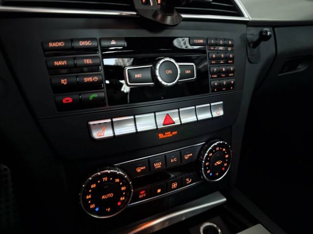 ✅倒車顯影✅雙區恆溫空調✅定速巡航✅HK音響✅天窗✅AMG運動化套件  第8張相片