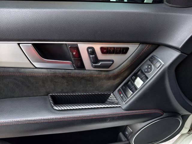 ✅倒車顯影✅雙區恆溫空調✅定速巡航✅HK音響✅天窗✅AMG運動化套件  第10張相片