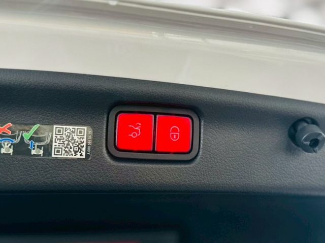 ✅I KEY✅定速✅換檔撥片✅雙前電動/記憶座椅✅恆溫空調✅定速✅360環景  第16張相片