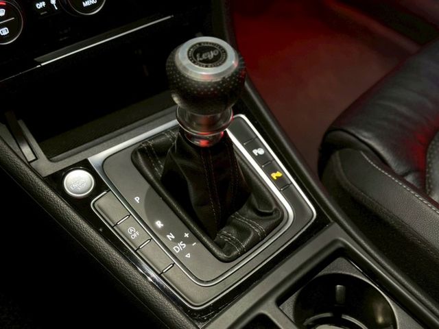 ✅R-Line套件✅升級鋁圈、排氣管✅恆溫空調✅倒車顯影✅定速✅導航✅天窗✅盲點偵測  第12張相片