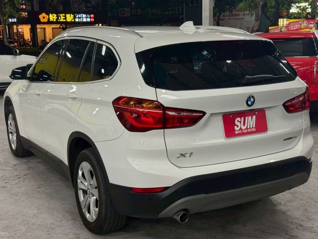 SDRIVE 18i✅AEB自動煞車✅車道偏離警示✅抬頭顯示✅倒車顯影✅I KEY✅定速✅電動尾門✅雙區恆溫空調  第4張相片