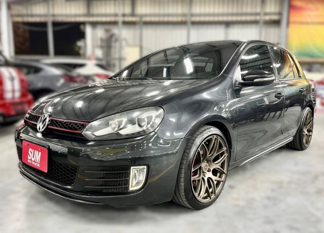 2012年GOLF GTI✅方向盤快控✅電動後視鏡✅定速✅換檔撥片✅自動感應頭燈✅天窗  第1張相片