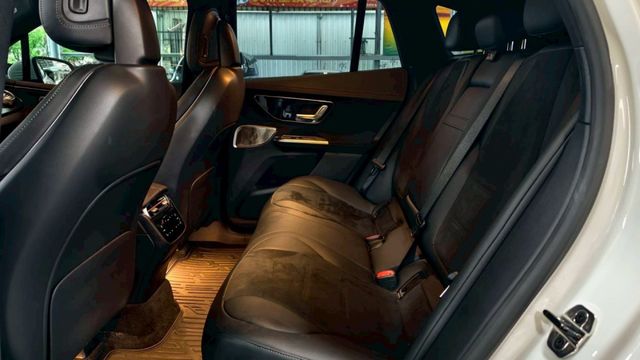 ✅4WD✅定速✅導航✅抬頭顯示器✅360環景✅盲點偵測✅雙前電動/記憶座椅✅恆溫空調✅全景天窗✅雙前座電熱椅  第18張相片