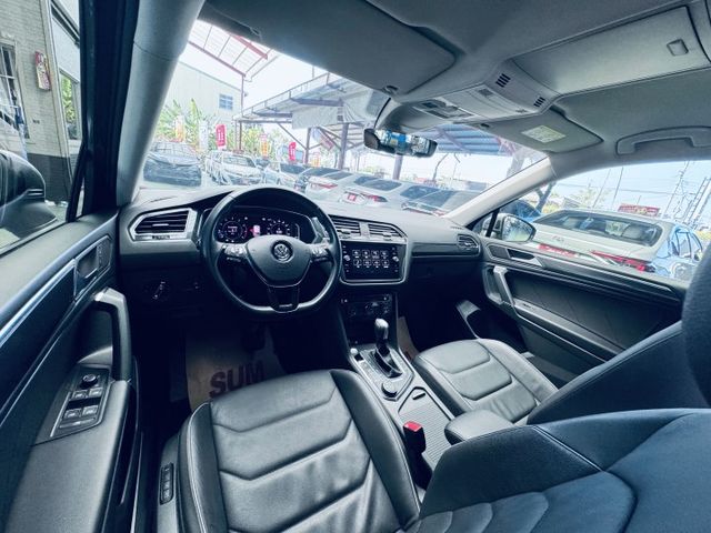 RLINE七人座，第二代數位儀表，IQ DRIVE，現車有夠美，無可挑剃的優質，挑戰全網最低價，年前大出清，不賺你錢  第14張相片