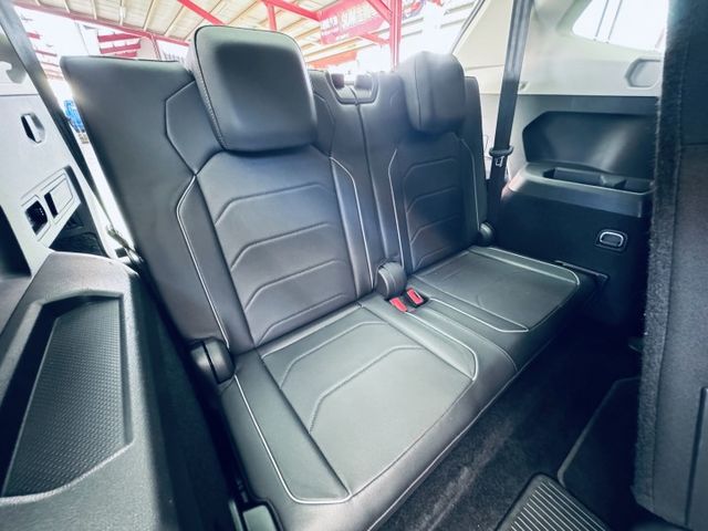 RLINE七人座，第二代數位儀表，IQ DRIVE，現車有夠美，無可挑剃的優質，挑戰全網最低價，年前大出清，不賺你錢  第17張相片