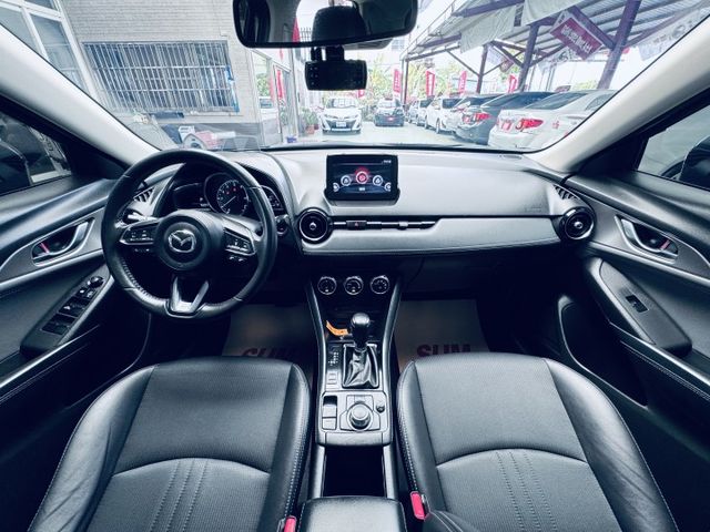 「線上影音賞車請點我！」頂級款，ＬＥＤ大燈，MRCC，超值配備，挑戰全網最低價，不用比價，錯過會後悔，現車超美夠辣夠綿！  第14張相片